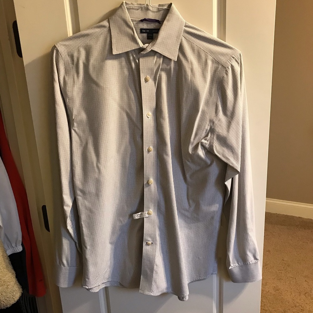 Gap Men’s dress shirt